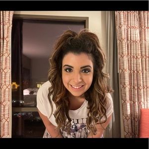 Meet your Posher, Christina